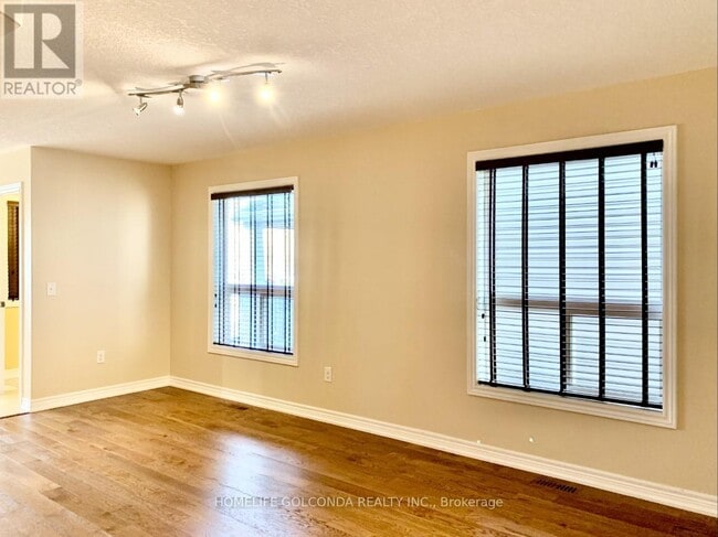 Photo du bâtiment - 36 Pearl Dr