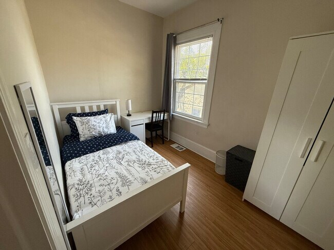 Foto del edificio - 107 S Grant St