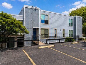 Building Photo - 781 Country Pl Dr