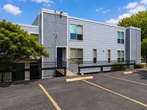 Building Photo - 781 Country Pl Dr
