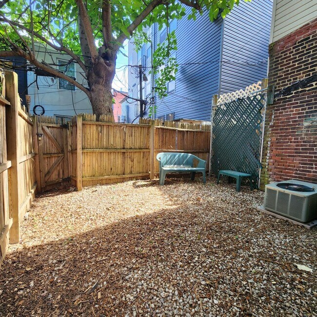 Foto del edificio - Bright and spacious one bedroom units in a great location in Brewerytown