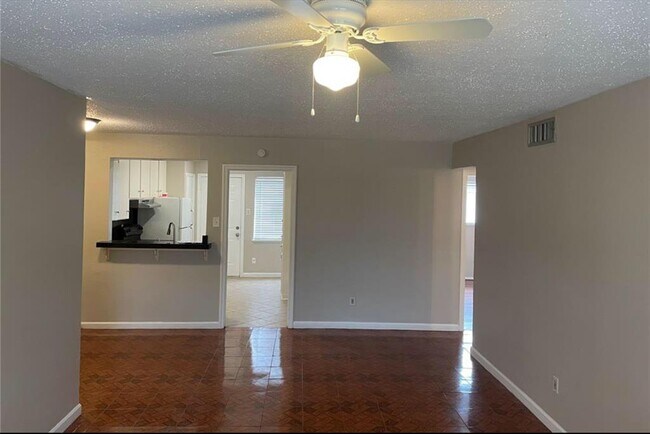 Foto del edificio - 11605 Chimney Rock Rd