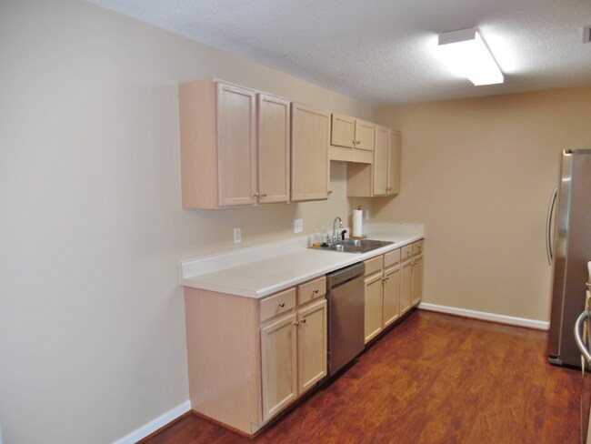 Building Photo - 601 Pelham Square Way