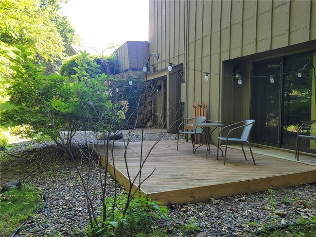 Foto del edificio - 1859 Yuma Ln N