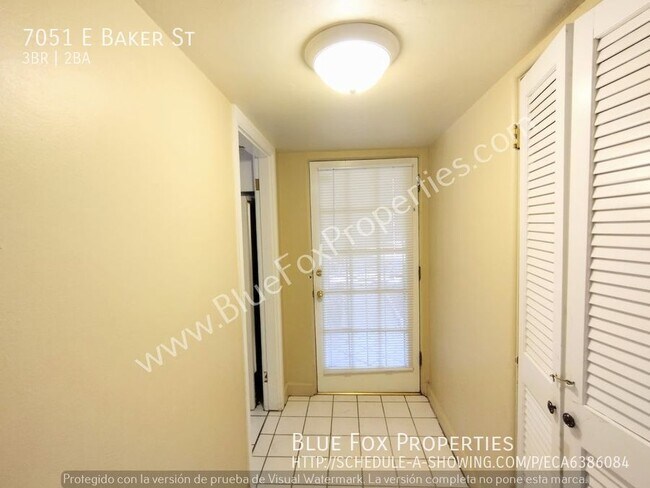 Foto del edificio - 7051 E Baker St