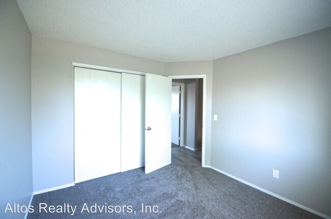Foto del edificio - 16071-16099 E 16th Ave