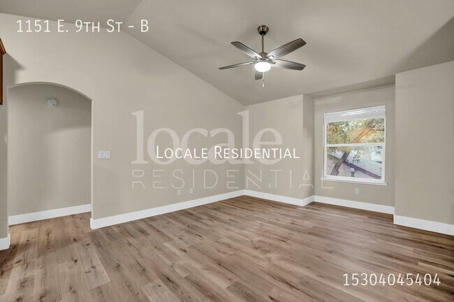Building Photo - Adorable Updated 1 Bedroom! Close to Sierr...