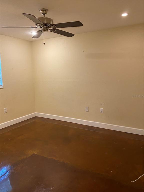 Building Photo - 2133 Bougainvillea St