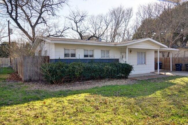 Foto del edificio - 5749 Fursman Ave