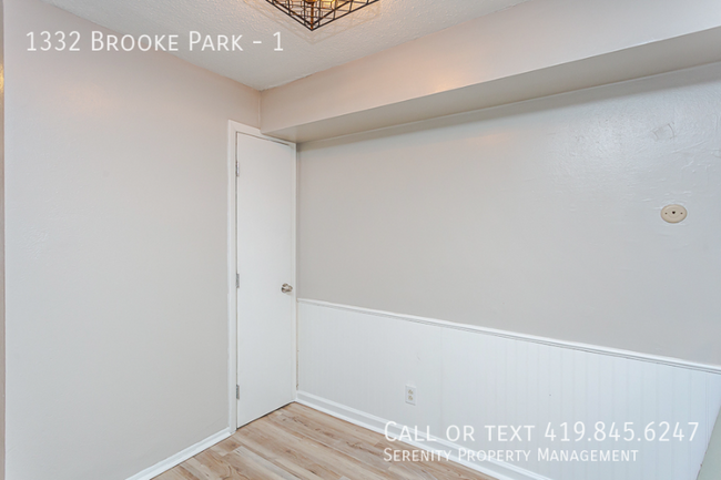 Foto del edificio - 1332 Brooke Park Dr
