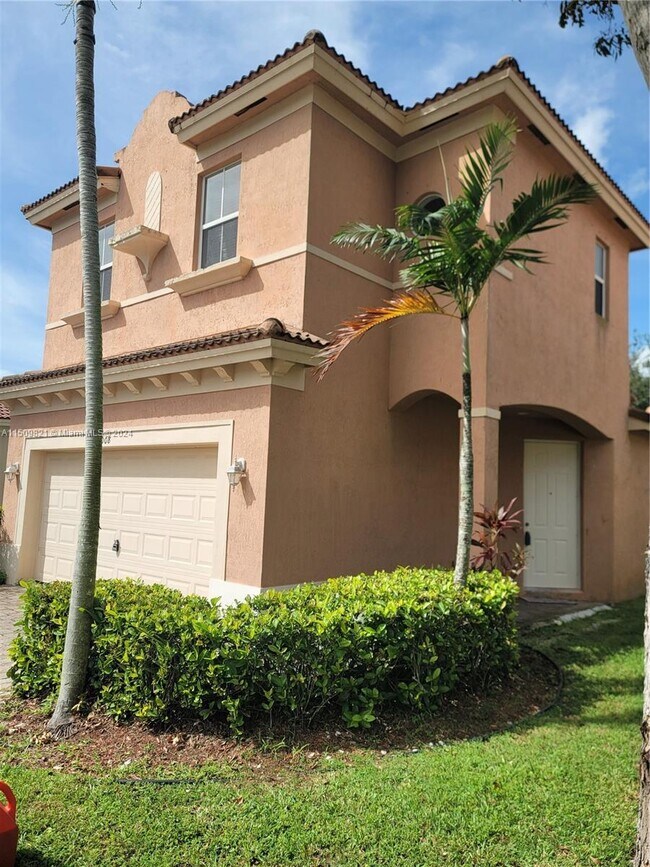 Foto del edificio - 1008 NE 39th Ave
