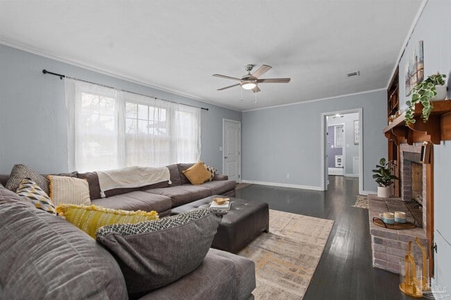 Building Photo - 1111 S Old Corry Field Rd