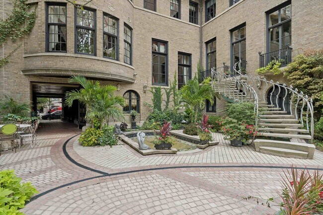 Foto del edificio - 1355 N Astor St