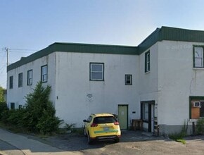 Building Photo - 262 Frood Rd