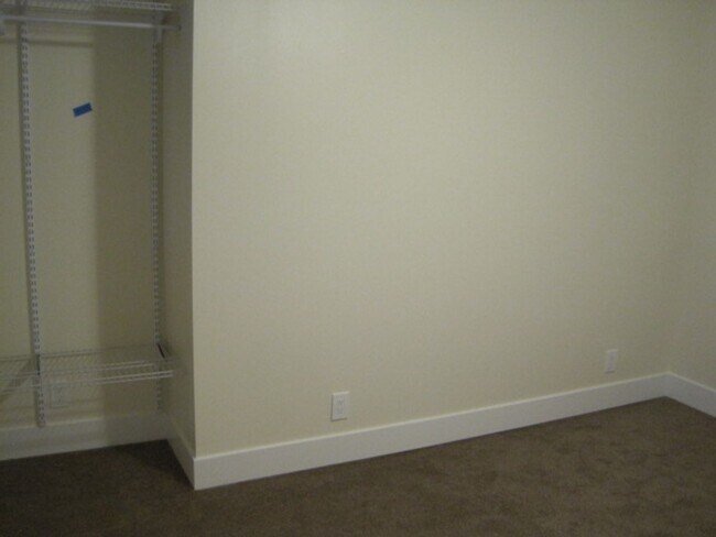 Building Photo - 8836