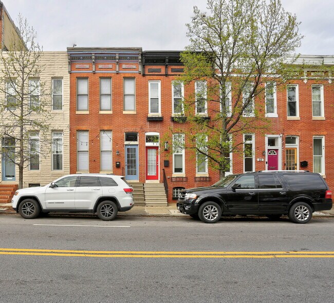 Building Photo - (2BD/1.5BA) Fabulous Patterson Park Townhome