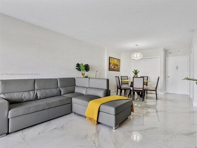 Foto del edificio - 400 Kings Point Dr
