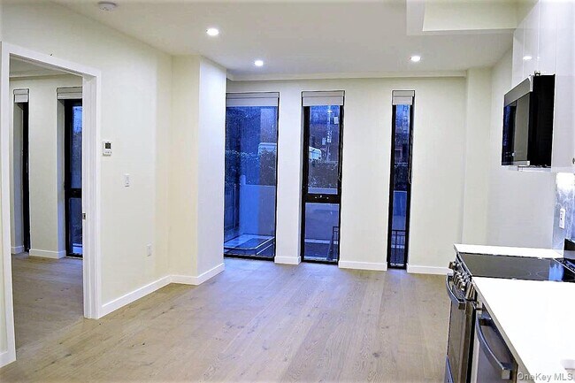 Foto del edificio - 41-15 44th St