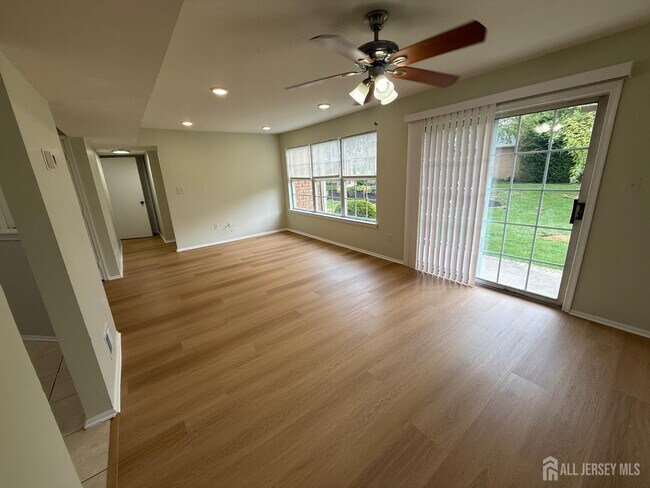Foto del edificio - 220 Copeley Way