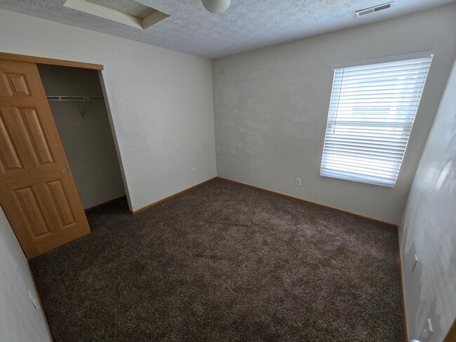 Building Photo - 5494 Lanterns Way