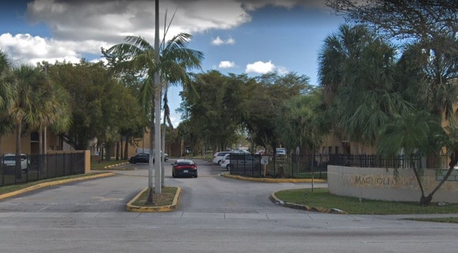 Foto del edificio - 7423 SW 152nd Ave