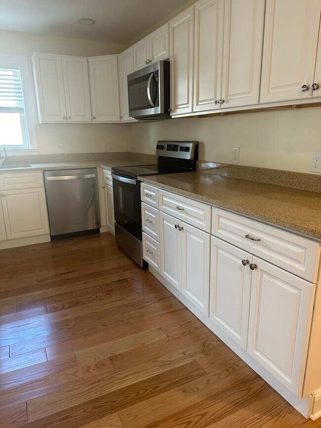 12 Harvard Rd Unit 5, Shirley, MA 01464 Apartments in Shirley, MA