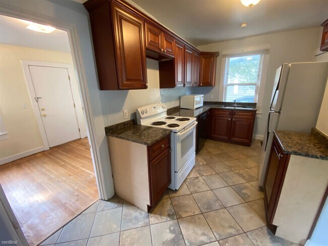 Building Photo - 4 br, 2 bath House - 811 S Division St