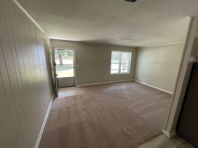 Foto del edificio - 2 bed / 1 bath ~ Just off of HWY 61