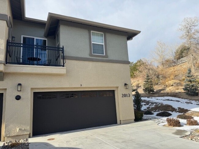 Building Photo - Newer North West Reno Three Bedroom Tow...