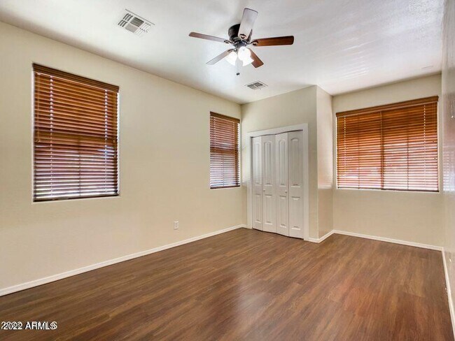Building Photo - 2406 W Sienna Bouquet Pl
