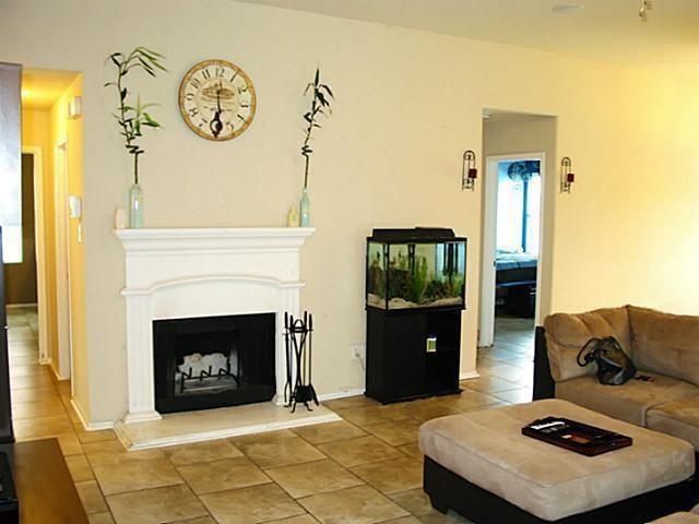 Building Photo - 5730 Crestwood Dr