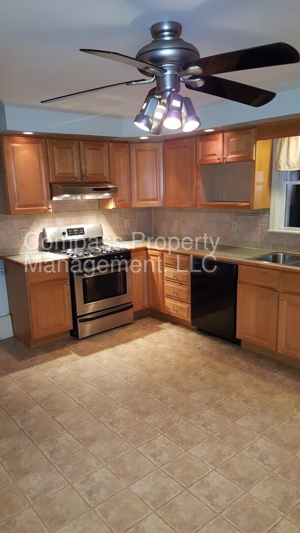 Building Photo - 473 Hammertown Rd