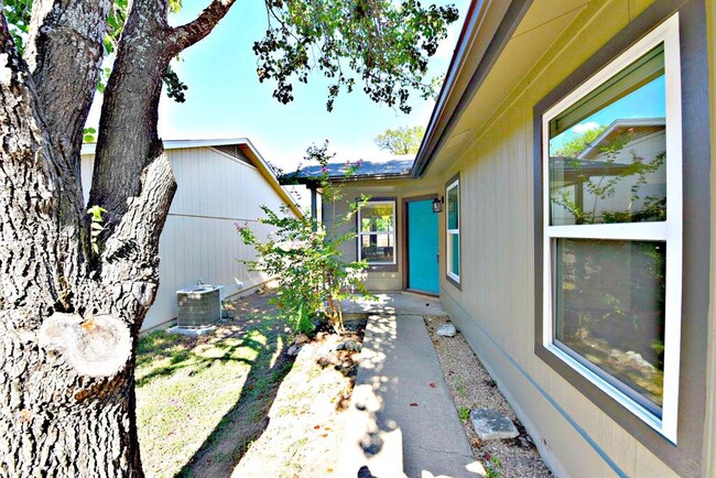 Building Photo - 12719 Acadian Trail