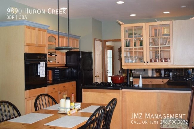 Building Photo - FULLY FURNISHED VICTORIAN STYLE HOME ON 2....