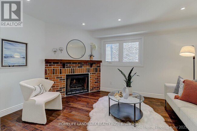 Photo du bâtiment - 30 Misty Moor Dr