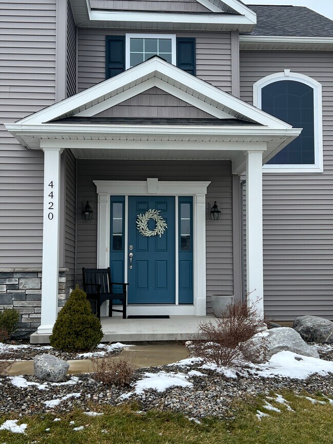 Foto del edificio - 4420 Gray Wing Ln