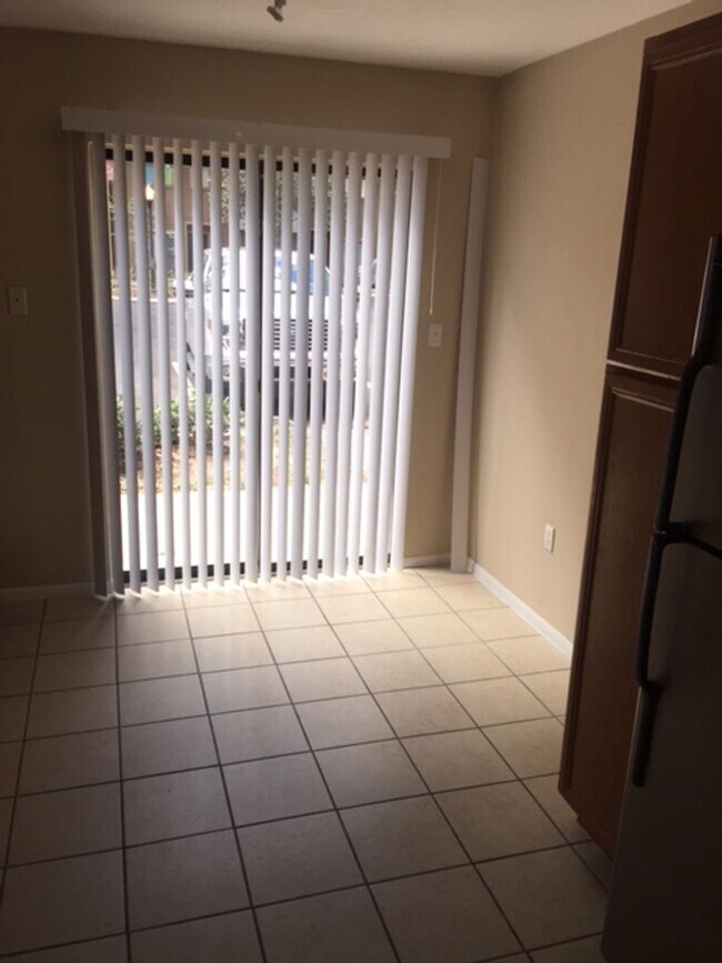 Building Photo - Call today and move in quickly before its ...