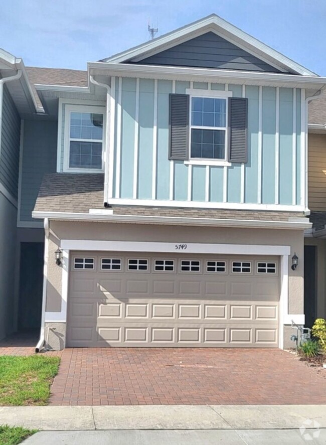 Building Photo - 5749 Skytop Dr