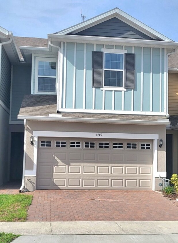 Primary Photo - 3bed/2.5 Bths Townhome in Fishhawk. Lots o...