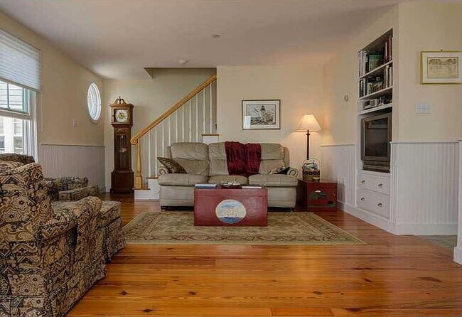 Foto del edificio - "Charming 2-Bed, 2-Bath Haven in Yarmouth – Spacious 1,380 Sq Ft Gem!"