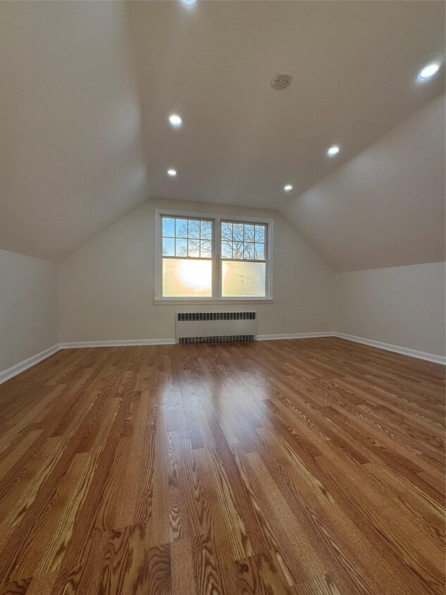 Primary Photo - 6 Meadowbrook Dr