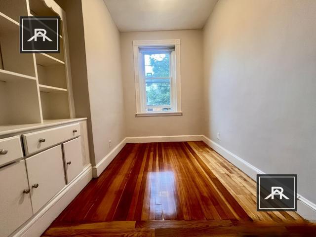 Foto del edificio - 3 bedroom in Brookline MA 02446