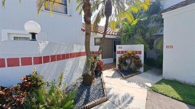 Building Photo - 2410 San Remo Cir