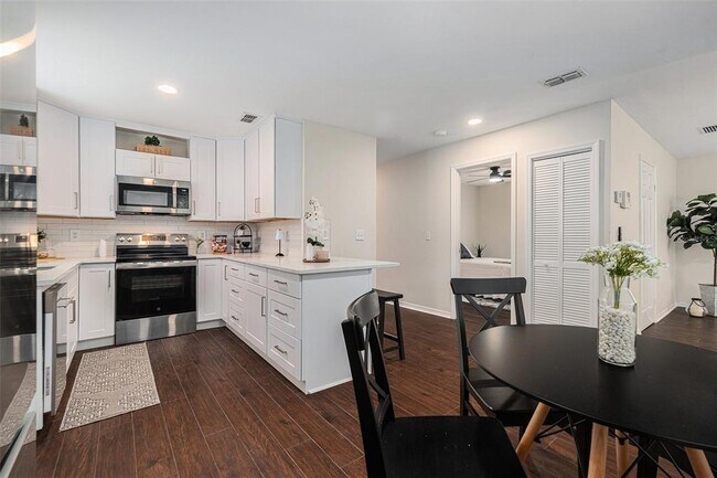 Foto del edificio - 3704 Carroway St