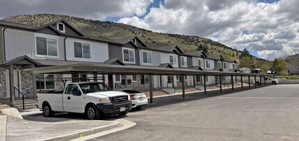 Building Photo - 700 N 700 E