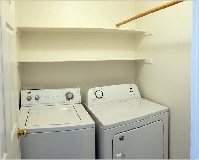 Laundry on Upper Level (Washer/Dryer Included) - 717 W 3rd St