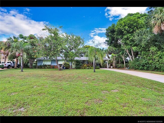 Foto del edificio - 1905 NE River Ct