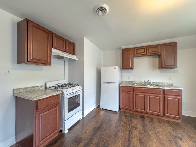 Building Photo - 255 County St