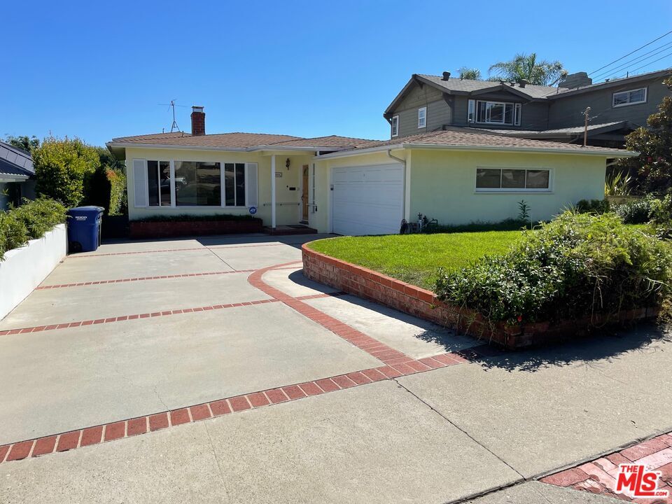Foto principal - 1418 E Oak Ave