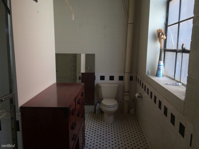 Foto del edificio - 1501 Kemper St